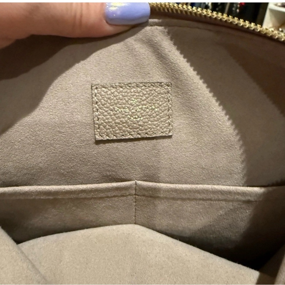 Louis Vuitton Beige Monogram Shoulder Bag - Picture 6 of 11